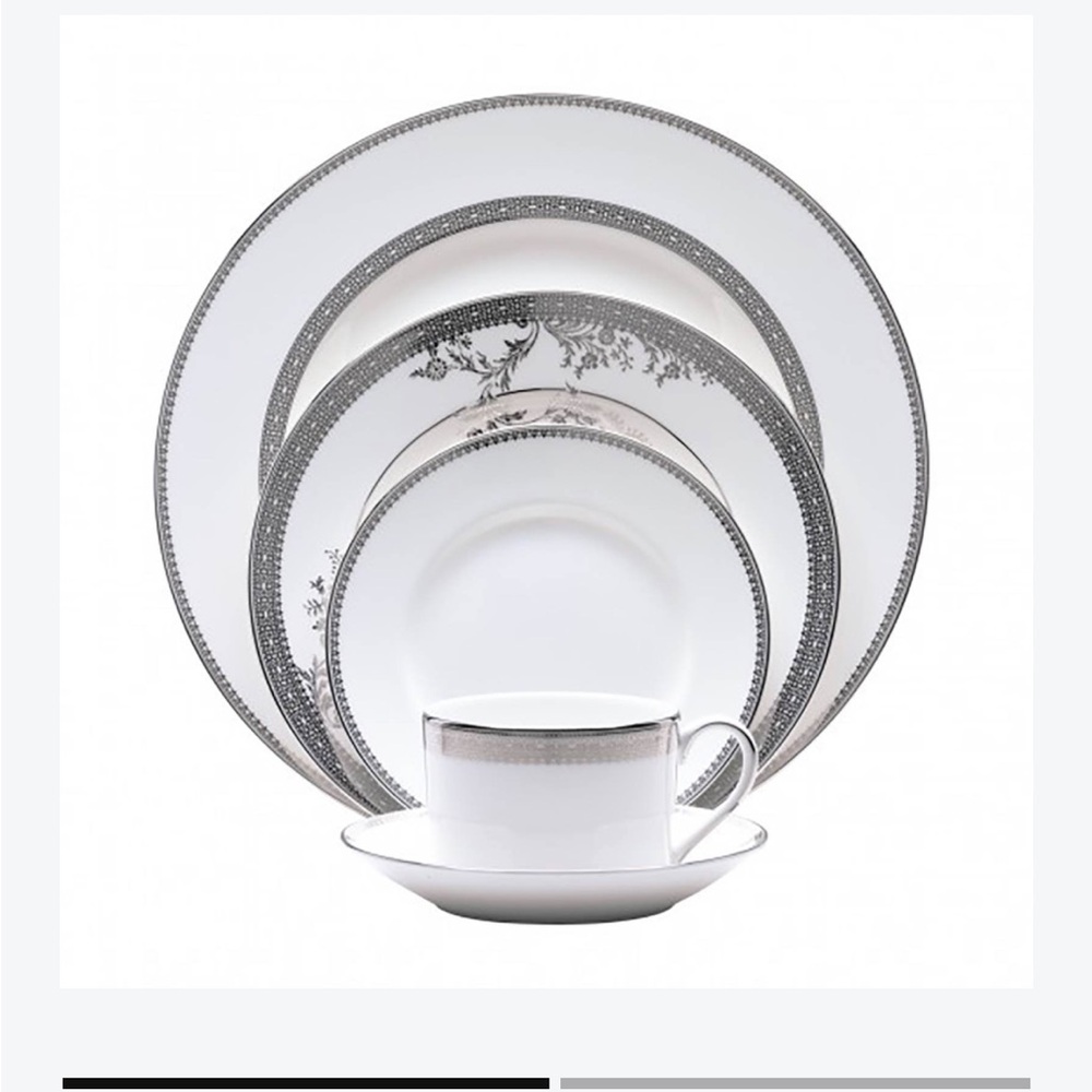 VERA WANG LACE 5-PIECE PLACE SETTING